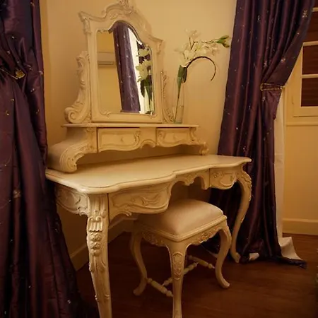 Chateau Estefani B&B *